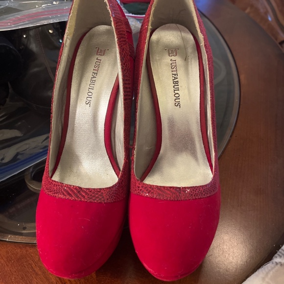 JustFab, Size 10 rich red velvet/leather like accents on 4 inch platform pumps. - Picture 2 of 3